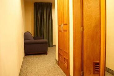 هتل Las Palmas Inn