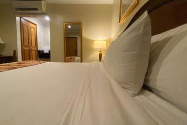 هتل Las Palmas Inn