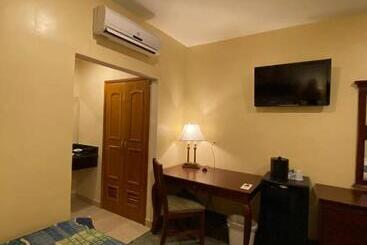 هتل Las Palmas Inn