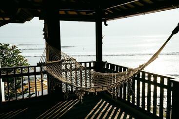 The Point Surfcamp Bali - Pekutatan