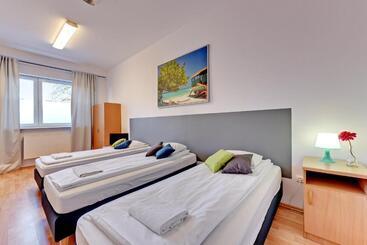 هتل Nice Rooms Pokoje Gościnne