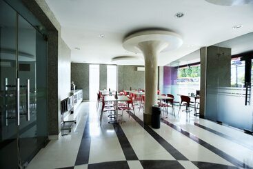 هتل Collection O Manggis Inn