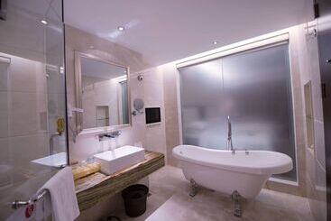 هتل Ramada Shenzhen Baoan