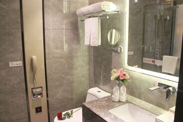 هتل Ramada Shenzhen Baoan