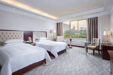هتل Ramada Shenzhen Baoan
