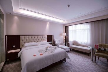 هتل Ramada Shenzhen Baoan