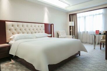 هتل Ramada Shenzhen Baoan