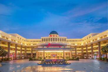 هتل Ramada Shenzhen Baoan
