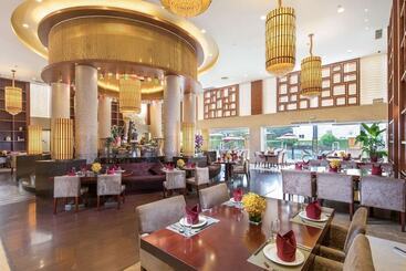 هتل Ramada Shenzhen Baoan