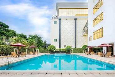 هتل Ramada Shenzhen Baoan