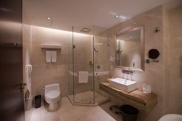 هتل Ramada Shenzhen Baoan
