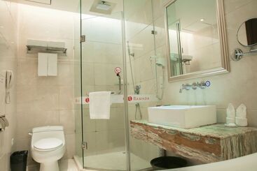 هتل Ramada Shenzhen Baoan