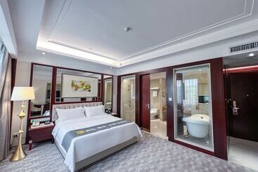 هتل Ramada Shenzhen Baoan