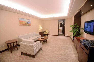 هتل Ramada Shenzhen Baoan