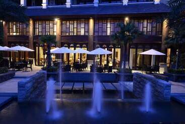 هتل Shixishu Jianguo Yalong Bay Resort