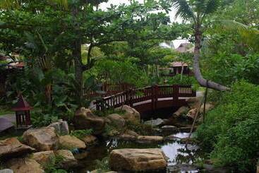 هتل Shixishu Jianguo Yalong Bay Resort