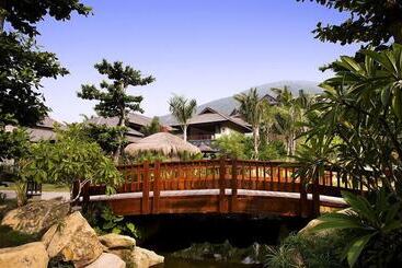 هتل Shixishu Jianguo Yalong Bay Resort