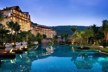 هتل Shixishu Jianguo Yalong Bay Resort