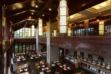 هتل Shixishu Jianguo Yalong Bay Resort