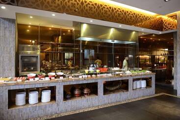 هتل Shixishu Jianguo Yalong Bay Resort