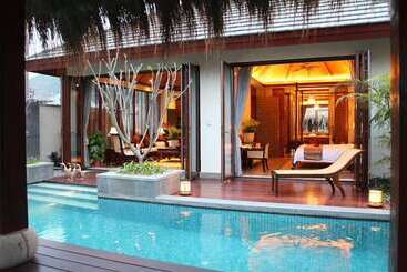 هتل Shixishu Jianguo Yalong Bay Resort