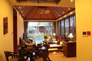 هتل Shixishu Jianguo Yalong Bay Resort