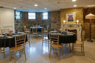 هتل The Inn At 97 Winder