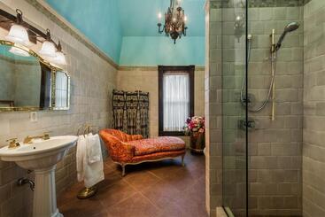 هتل The Inn At 97 Winder