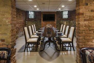 هتل The Inn At 97 Winder