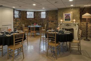 هتل The Inn At 97 Winder