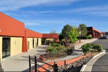هتل The Lodge At Cliff Castle Casino