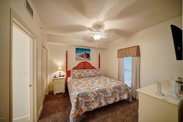 Majestic Beach Towers Resort By Panhandle Getaways