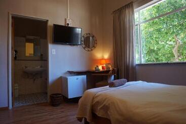 پانسیون Omaruru Guesthouse