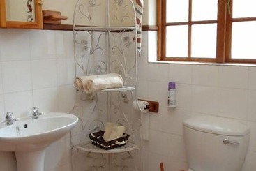 تختخواب و صبحانه A Tapestry Garden Guest House