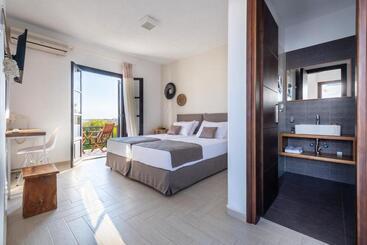 هتل Aella Residence