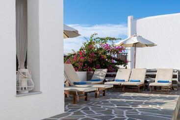 هتل Aella Residence