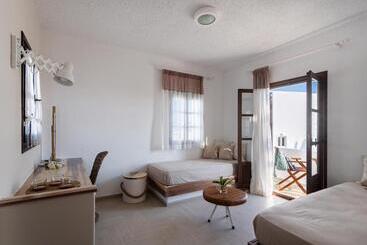 هتل Aella Residence