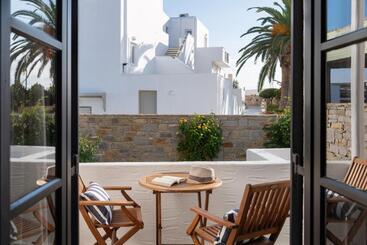 هتل Aella Residence
