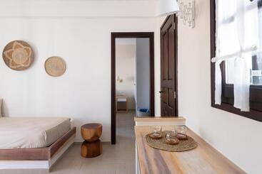 هتل Aella Residence