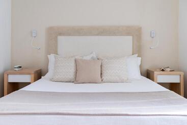 هتل Aella Residence
