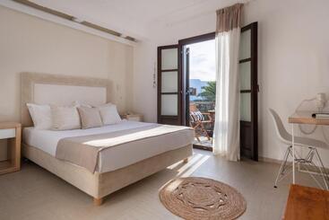 هتل Aella Residence