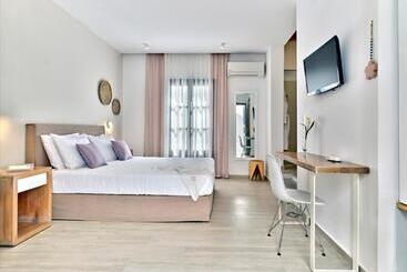هتل Aella Residence
