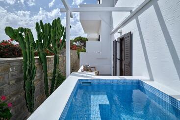 هتل Aella Residence