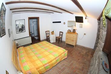 هتل Agriturismo Monte Due Torri