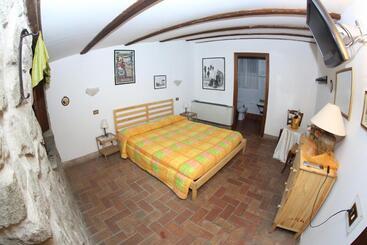 هتل Agriturismo Monte Due Torri