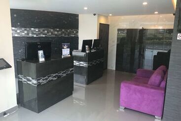 هتل Best Western Plus Metepec & Suites