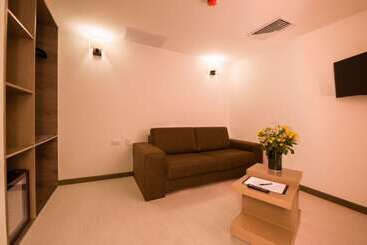 هتل Best Western Plus Urban Larco