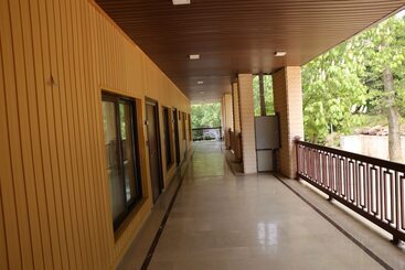 هتل Chinar Family Resort