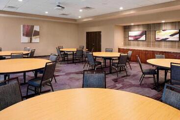 هتل Courtyard By Marriott Houston Intercontinental Airport