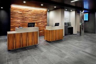 هتل Courtyard By Marriott Houston Intercontinental Airport